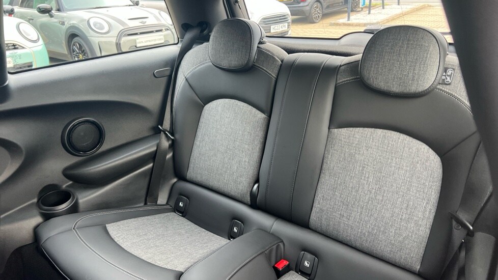 Used MINI Hatch 2022 for sale - 76140118: Photo 12