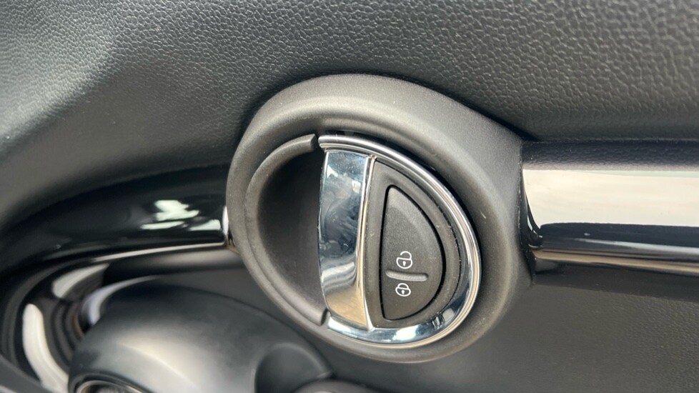 Used MINI Hatch 2022 for sale - 76140118: Photo 30