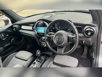 Used MINI Hatch 2022 for sale - 76140118: Photo 4