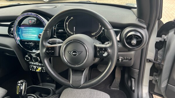 Used MINI Hatch 2022 for sale - 76140118: Photo 5