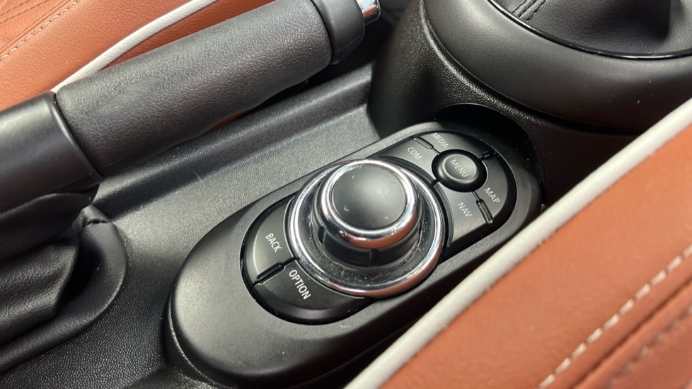 Used MINI Convertible 2022 for sale - 76350814: Photo 19