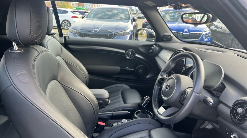 Used MINI Convertible 2023 for sale - 76544605: Photo 11