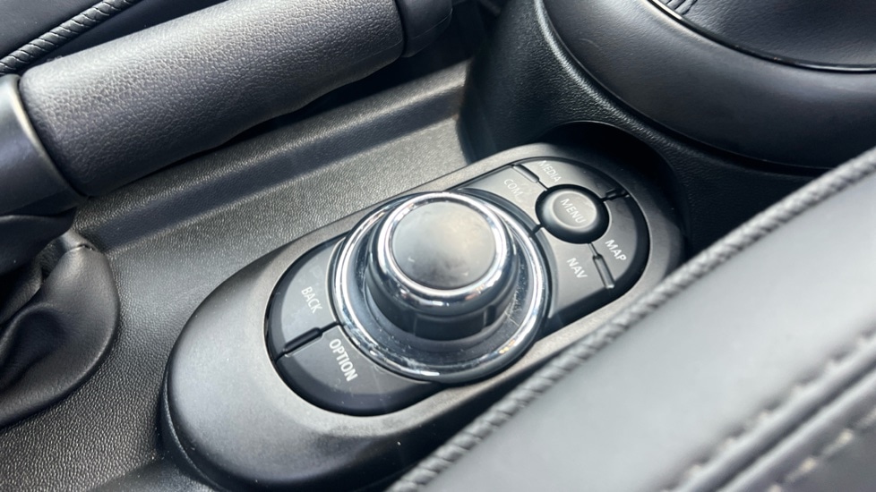 Used MINI Convertible 2023 for sale - 76544605: Photo 19