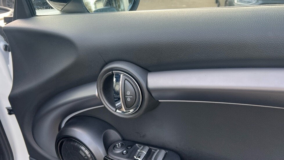 Used MINI Convertible 2023 for sale - 76544605: Photo 20