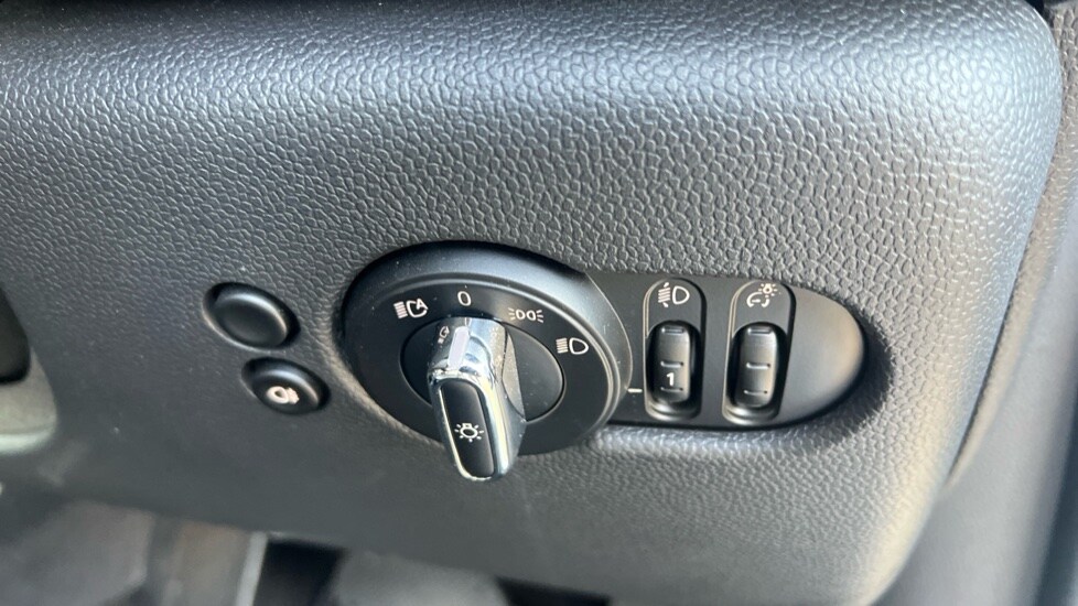 Used MINI Convertible 2023 for sale - 76544605: Photo 31