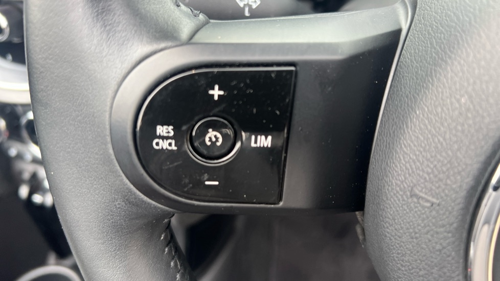 Used MINI Convertible 2023 for sale - 76104233: Photo 33