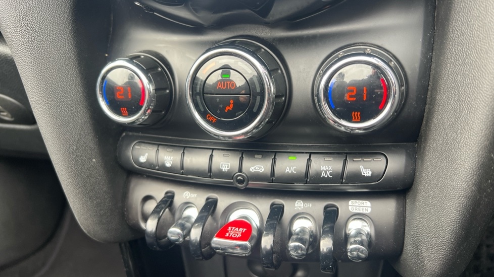 Used MINI Convertible 2023 for sale - 76104233: Photo 36
