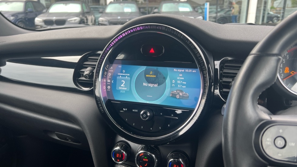 Used MINI Convertible 2023 for sale - 76104233: Photo 8