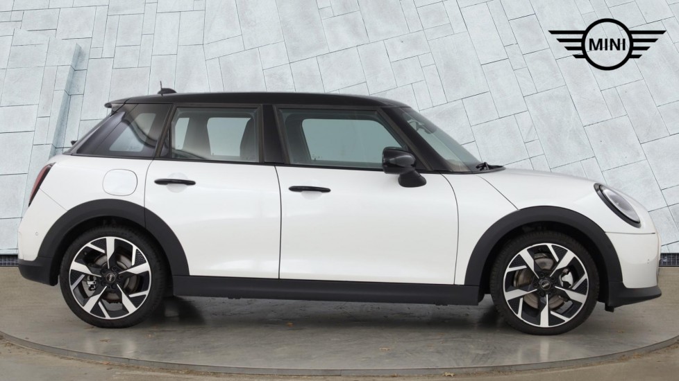 Used MINI Cooper 2025 for sale - 76927807: Photo 3