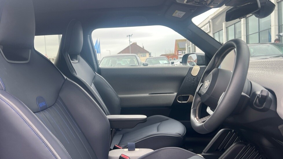 Used MINI Cooper 2025 for sale - 76528875: Photo 11