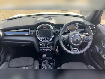 Used MINI Convertible 2019 for sale - 75439680: Photo