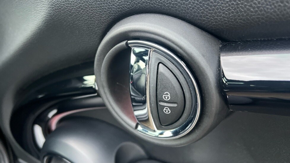 Used MINI Hatch 2022 for sale - 76372846: Photo 32