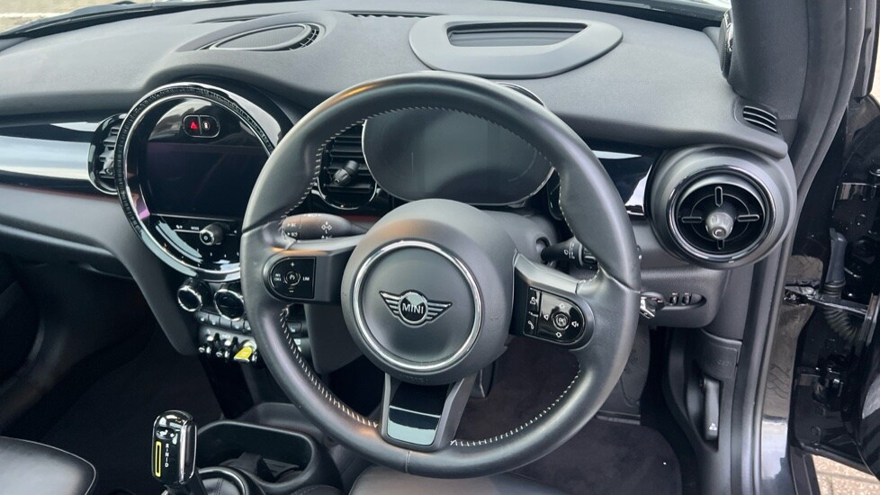 Used MINI Hatch 2022 for sale - 76372846: Photo 5