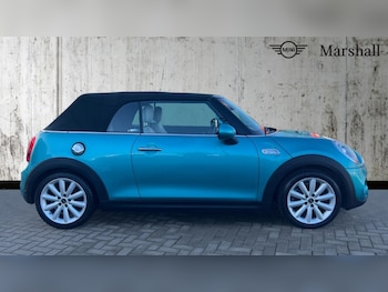 Used MINI Convertible 2017 for sale - 76960232: Photo