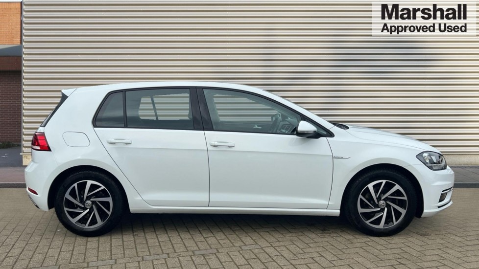 Used Volkswagen Golf 2019 for sale - 76203865: Photo 2