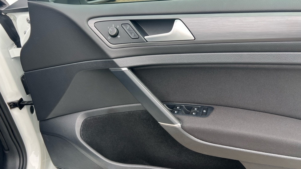 Used Volkswagen Golf 2019 for sale - 76203865: Photo 23