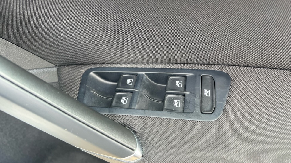 Used Volkswagen Golf 2019 for sale - 76203865: Photo 24