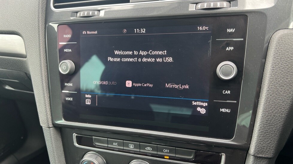 Used Volkswagen Golf 2019 for sale - 76203865: Photo 38