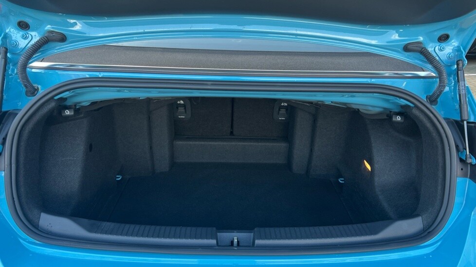 Used Volkswagen T-Roc 2022 for sale - 76350721: Photo 15