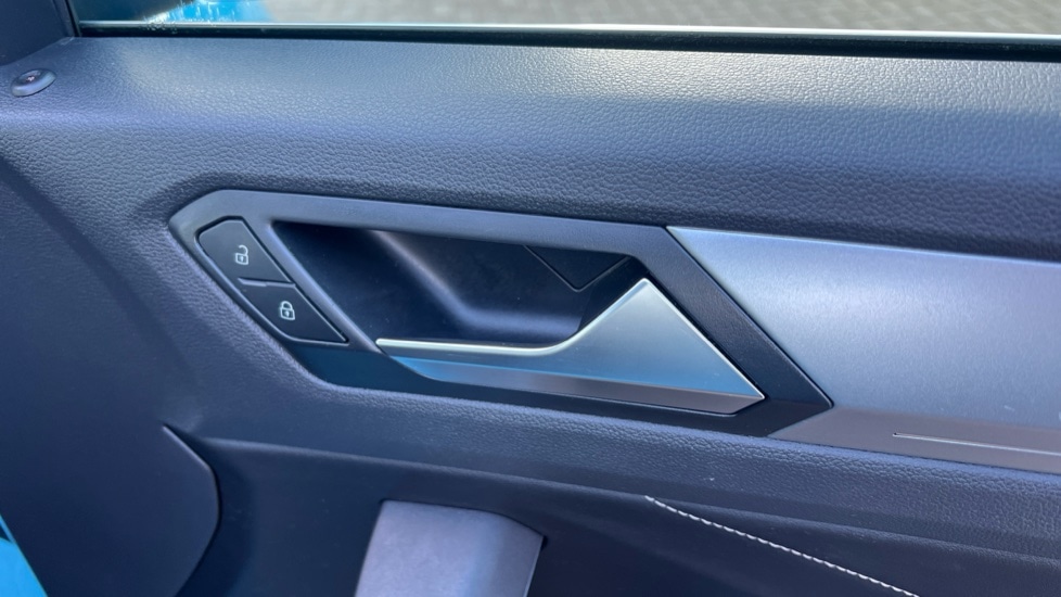 Used Volkswagen T-Roc 2022 for sale - 76350721: Photo 23