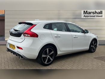 Used Volvo V40 2017 for sale - 75636737: Photo