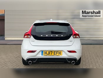 Used Volvo V40 2017 for sale - 75636737: Photo