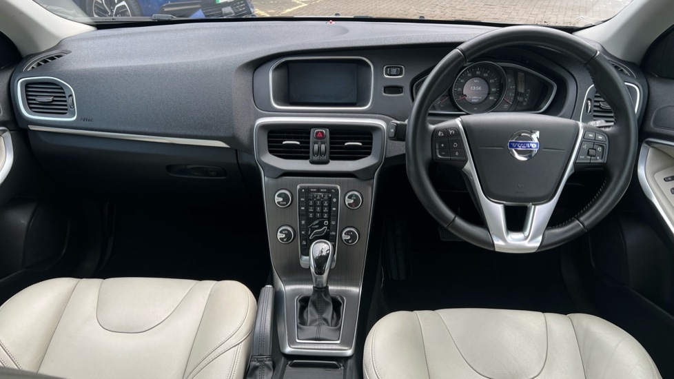 Used Volvo V40 2016 for sale - 76025332: Photo 11