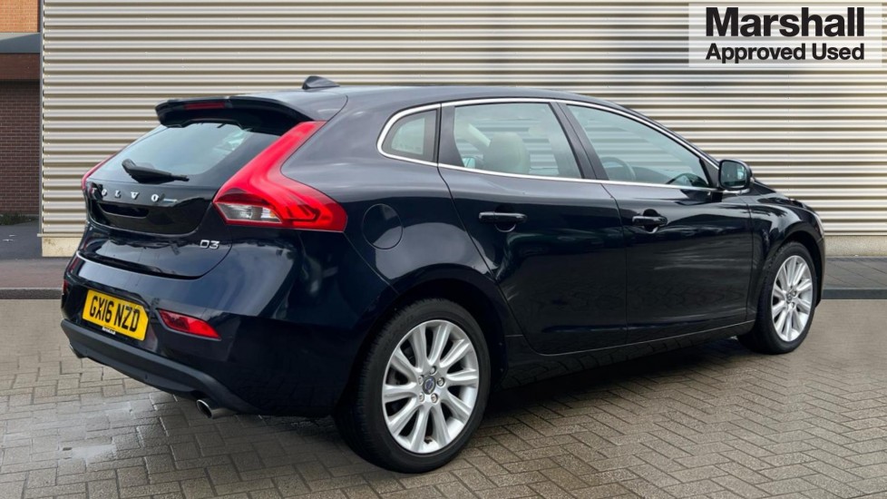 Used Volvo V40 2016 for sale - 76025332: Photo 3