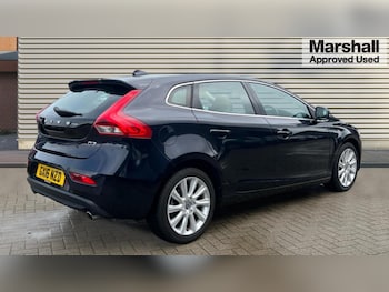 Used Volvo V40 2016 for sale - 76025332: Photo