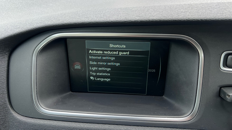 Used Volvo V40 2016 for sale - 76025332: Photo 42