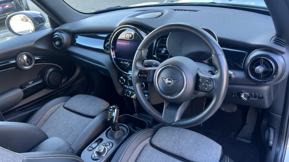 Used MINI Hatch 2022 for sale - 76338702: Photo 4