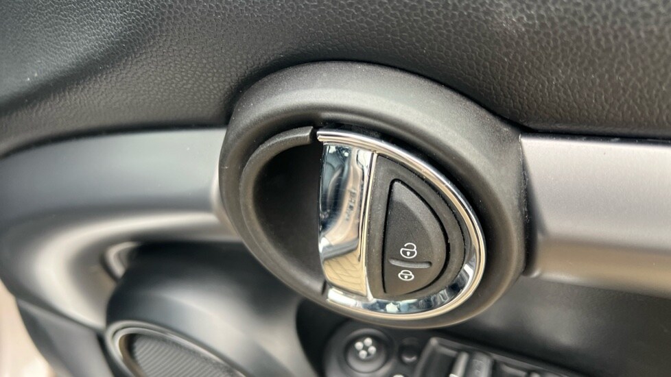 Used MINI Hatch 2022 for sale - 76229300: Photo 29