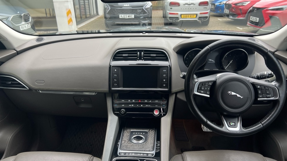 Used Jaguar F-Pace 2018 for sale - 76104104: Photo 11