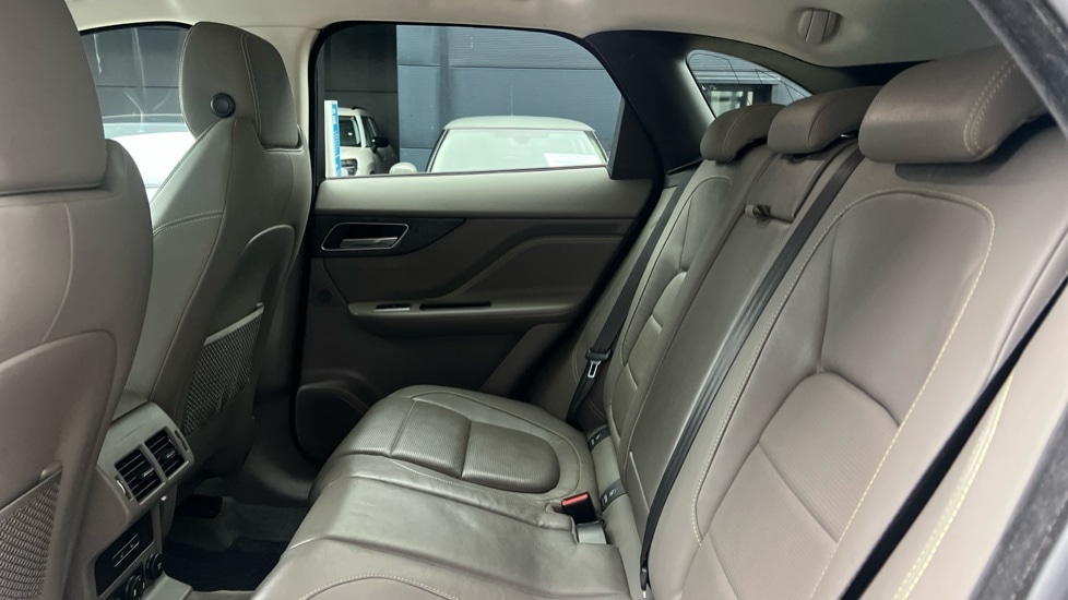 Used Jaguar F-Pace 2018 for sale - 76104104: Photo 14