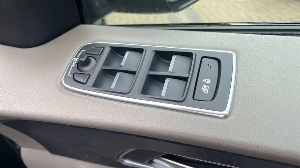 Used Jaguar F-Pace 2018 for sale - 76104104: Photo 24