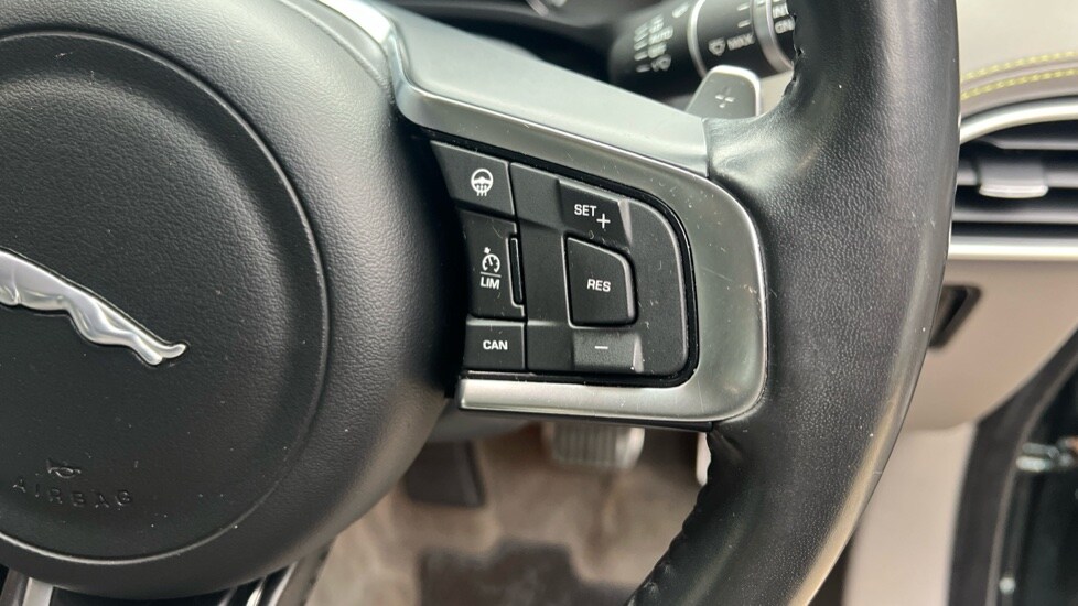 Used Jaguar F-Pace 2018 for sale - 76104104: Photo 26