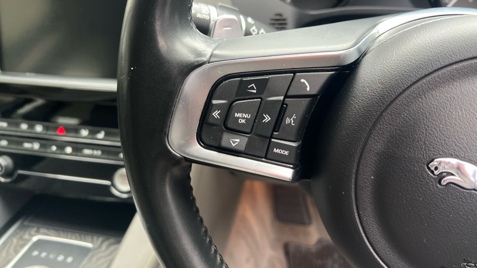 Used Jaguar F-Pace 2018 for sale - 76104104: Photo 27