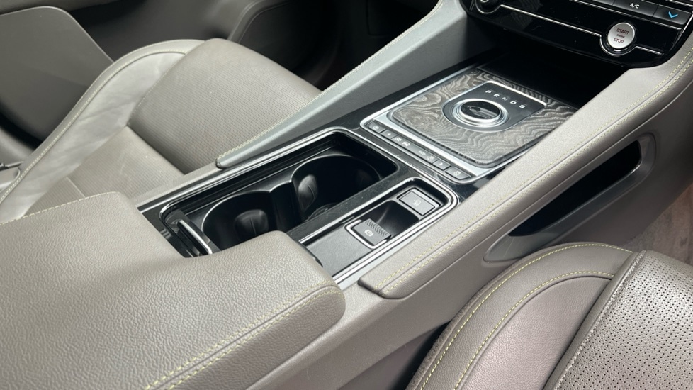 Used Jaguar F-Pace 2018 for sale - 76104104: Photo 28