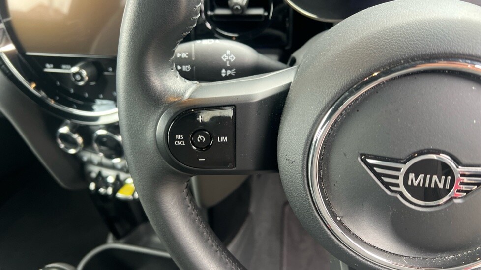 Used MINI Hatch 2022 for sale - 76241651: Photo 17