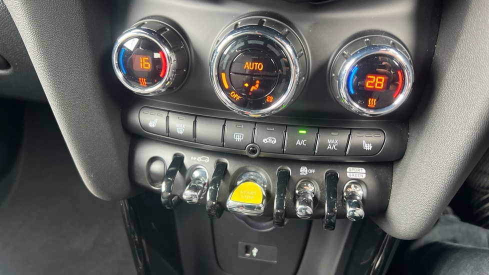 Used MINI Hatch 2022 for sale - 76241651: Photo 39