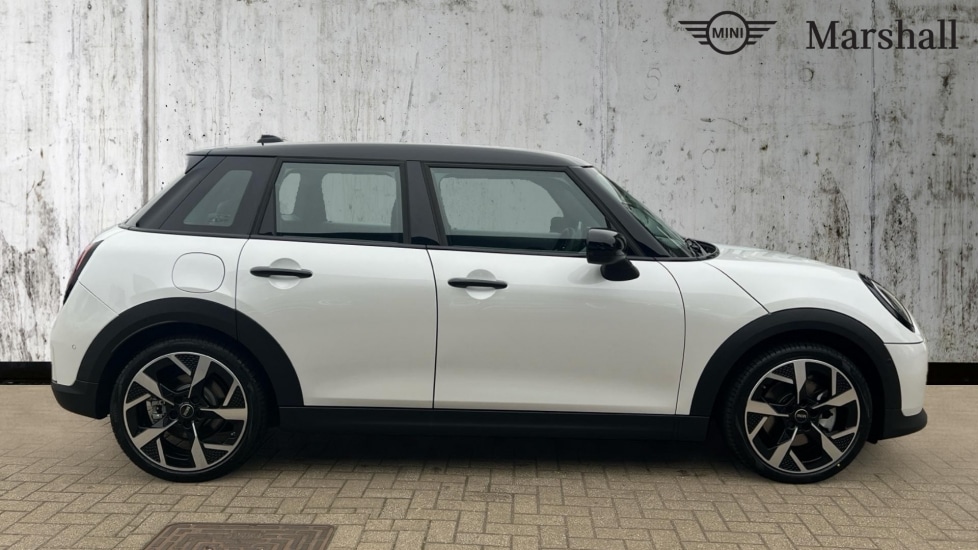 Used MINI Cooper 2025 for sale - 76691402: Photo 3