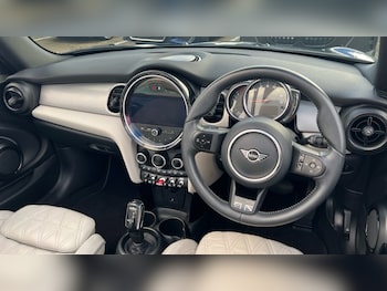 Used MINI Convertible 2023 for sale - 76745331: Photo