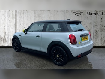 Used MINI Hatch 2021 for sale - 76745329: Photo