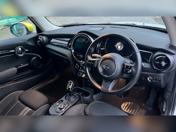 Used MINI Hatch 2021 for sale - 76745329: Photo