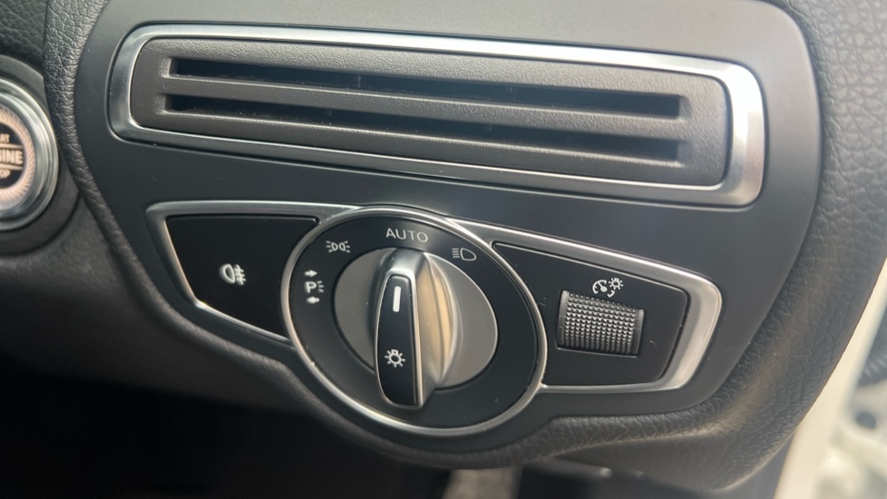 Used Mercedes-Benz C Class 2019 for sale - 76623507: Photo 26