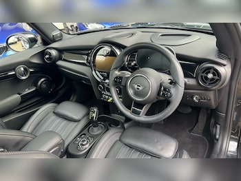 Used MINI Hatch 2022 for sale - 76438132: Photo