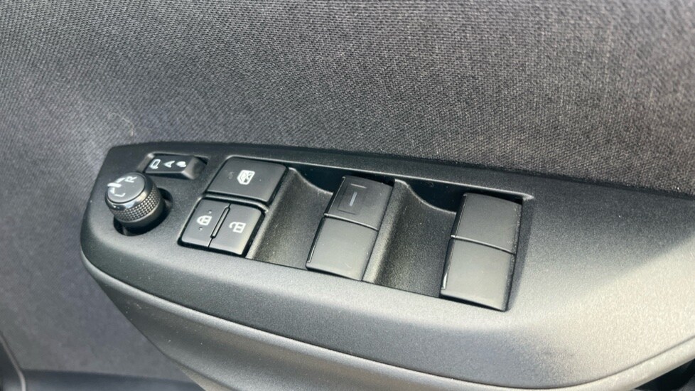 Used Toyota Yaris Cross 2023 for sale - 76487538: Photo 27