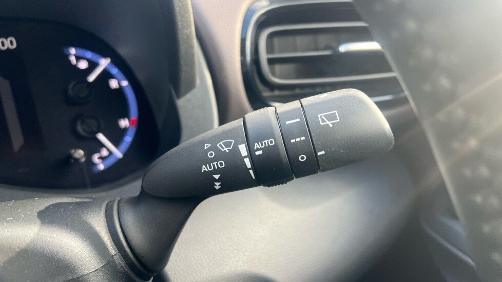 Used Toyota Yaris Cross 2023 for sale - 76487538: Photo 33