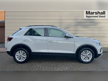 Used Volkswagen T-Roc 2023 for sale - 76933079: Photo
