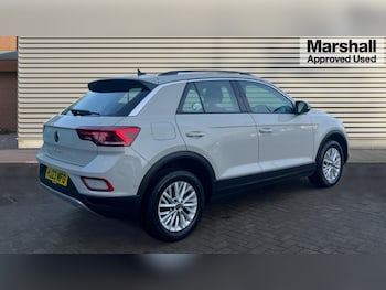 Used Volkswagen T-Roc 2023 for sale - 76933079: Photo